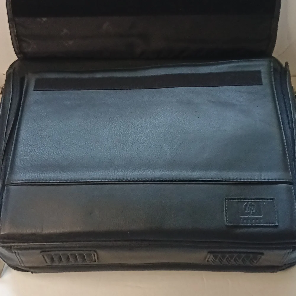 HP Invent Laptop Computer Bag Carrying Case Black Leather Shoulder Strap